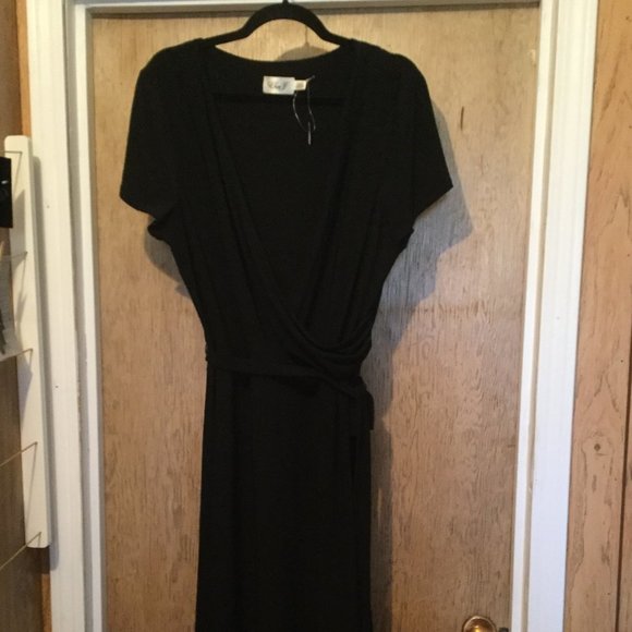 New Eliza J faux wrap plus size dress with tie belt - Picture 1 of 4
